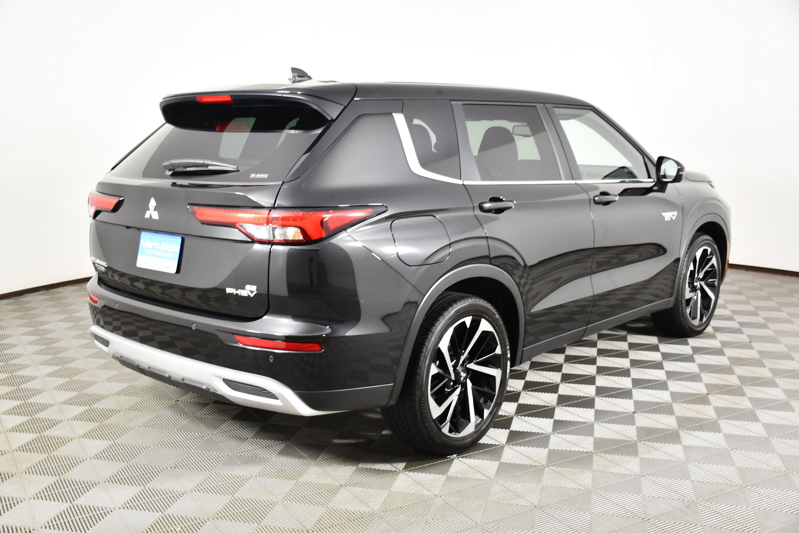 Used 2025 Mitsubishi Outlander SE AWD/4WD image 6