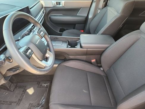 Used 2025 Hyundai Santa Fe SE image 12