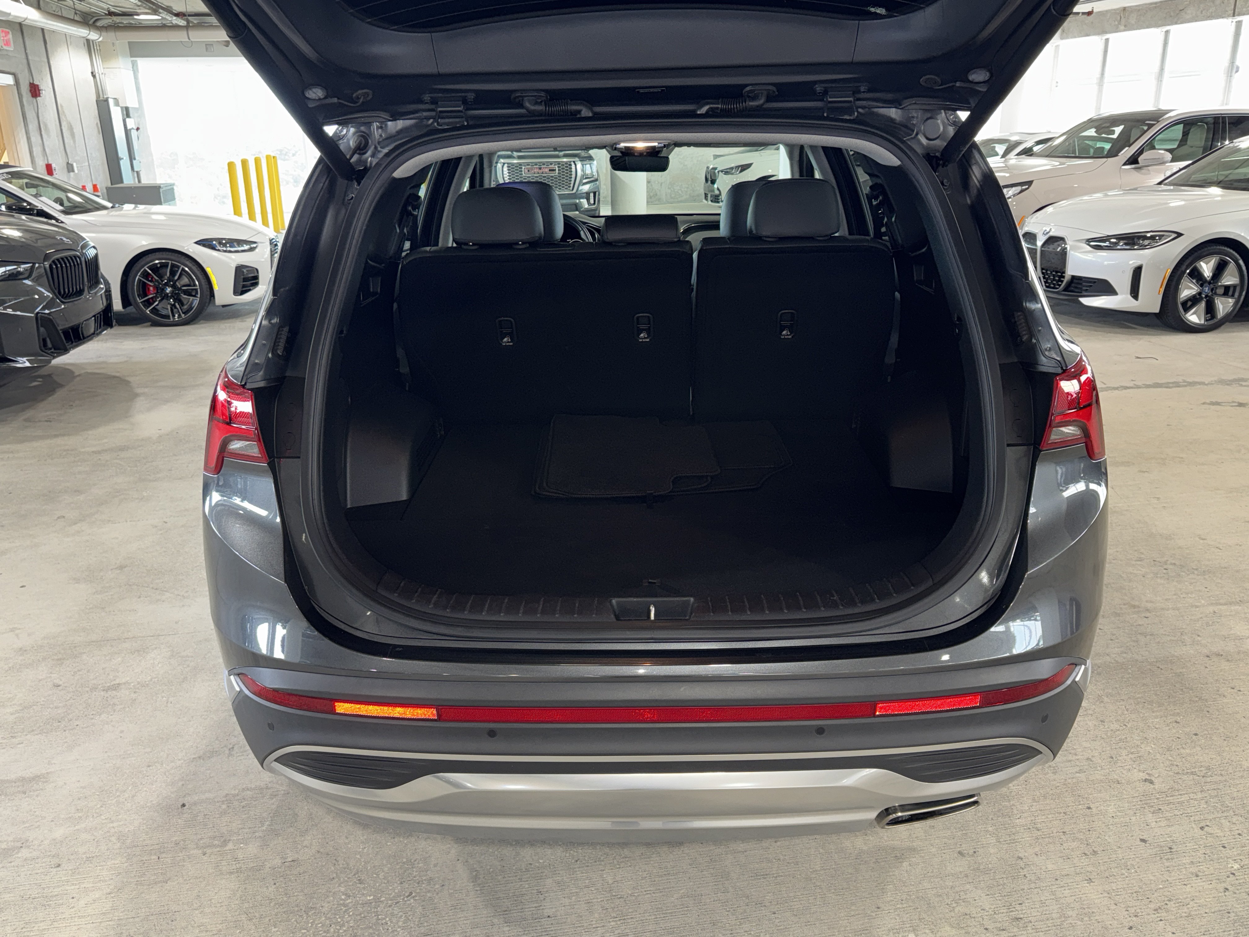 Used 2022 Hyundai Santa Fe Limited FWD image 18