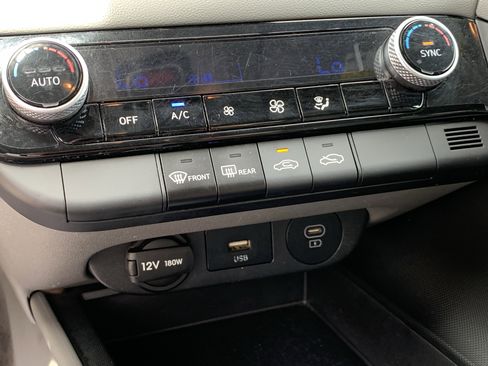 Used 2024 Hyundai Elantra SEL FWD image 26