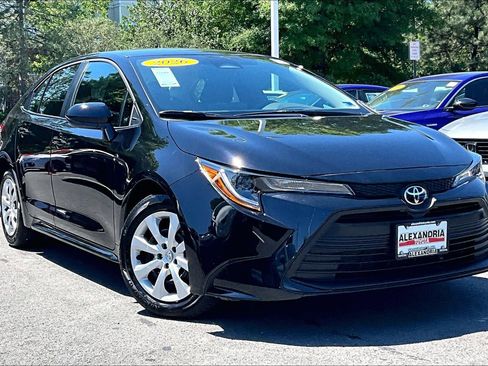 Used 2026 Toyota Corolla LE FWD image 2