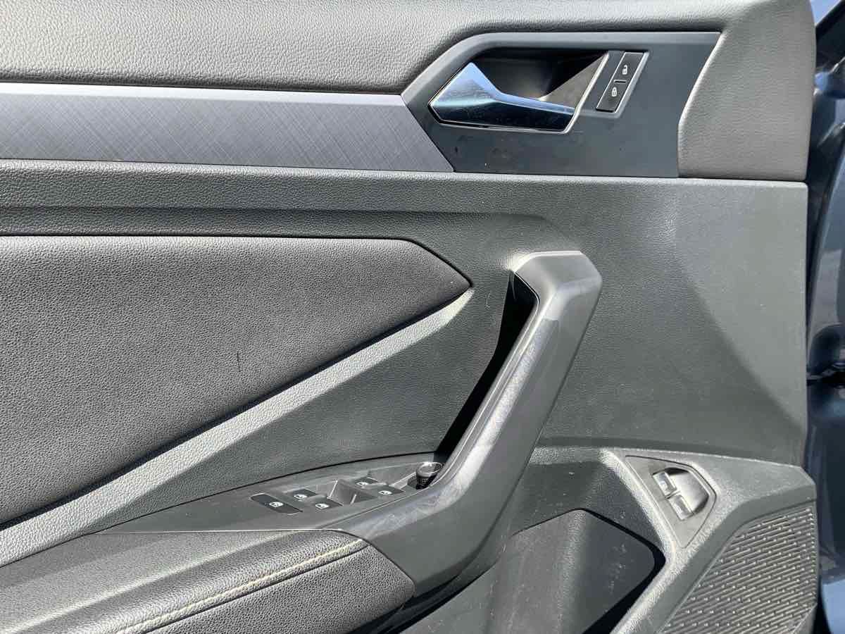 Used 2024 Volkswagen Jetta SE FWD image 14