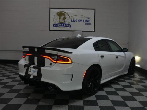 Used 2019 Dodge Charger Scat Pack w/ Dynamics Package RWD image 10