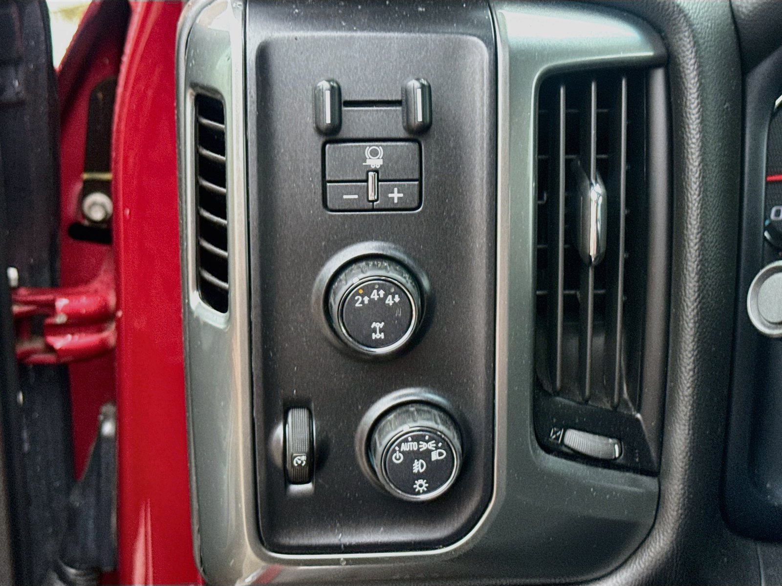 Used 2019 Chevrolet Silverado 2500 LTZ w/ Duramax Plus Package AWD/4WD image 10