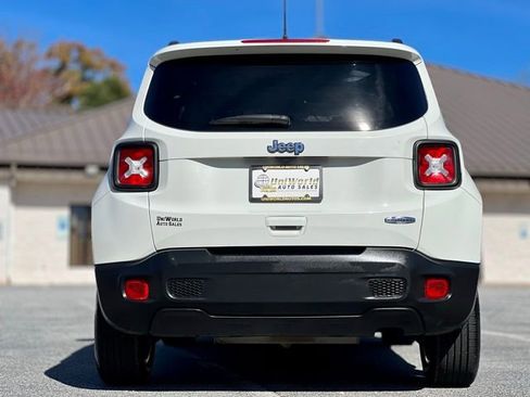 Used 2019 Jeep Renegade Latitude w/ UConnect 8.4 Nav Group image 7