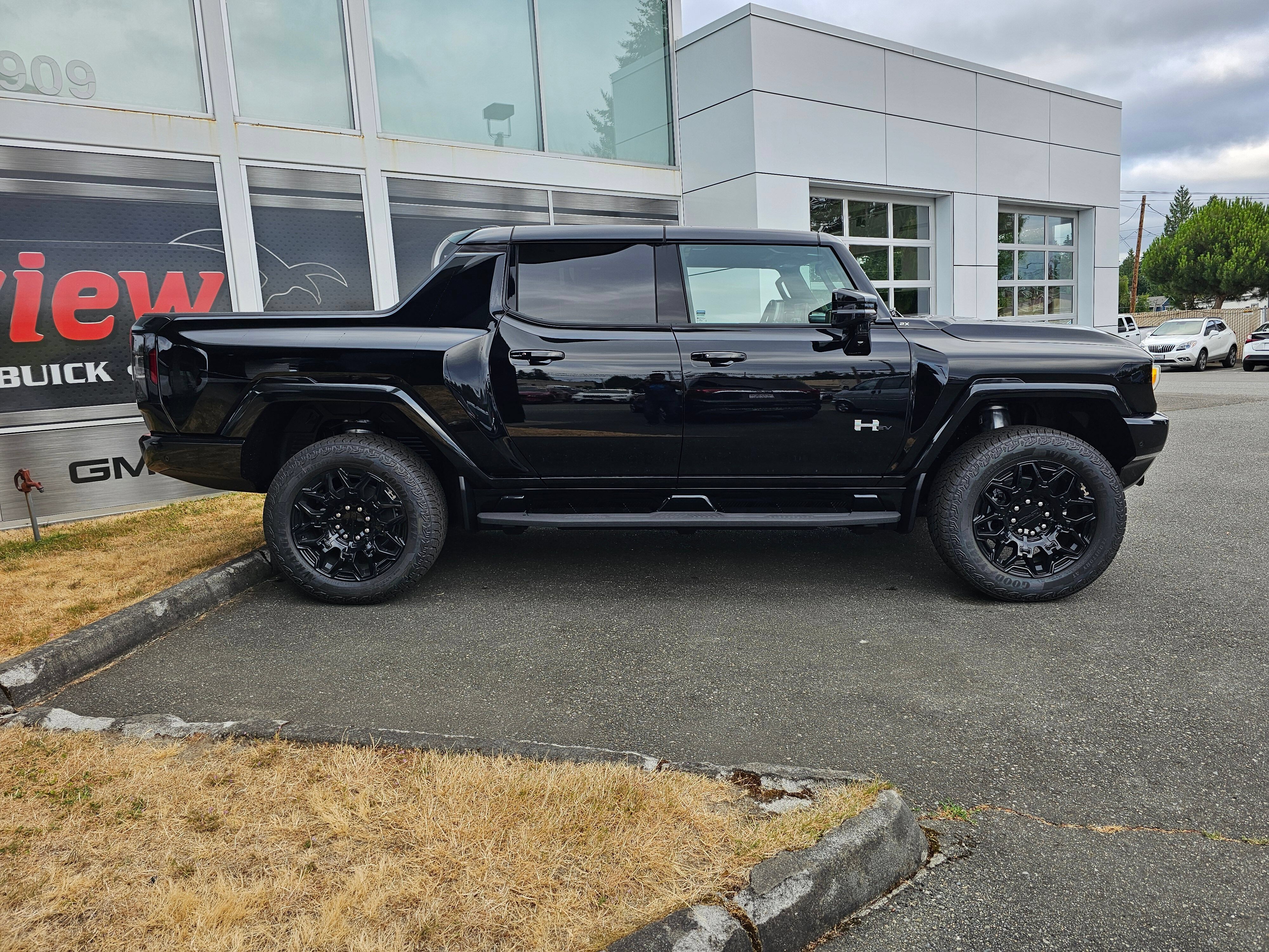 New 2024 GMC Hummer EV 2X AWD/4WD image 8