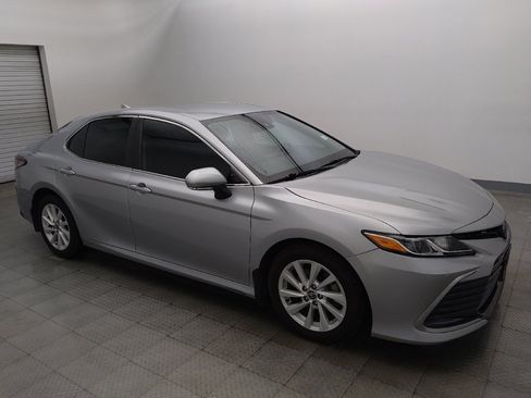 Used 2022 Toyota Camry LE w/ Convenience Package FWD image 11