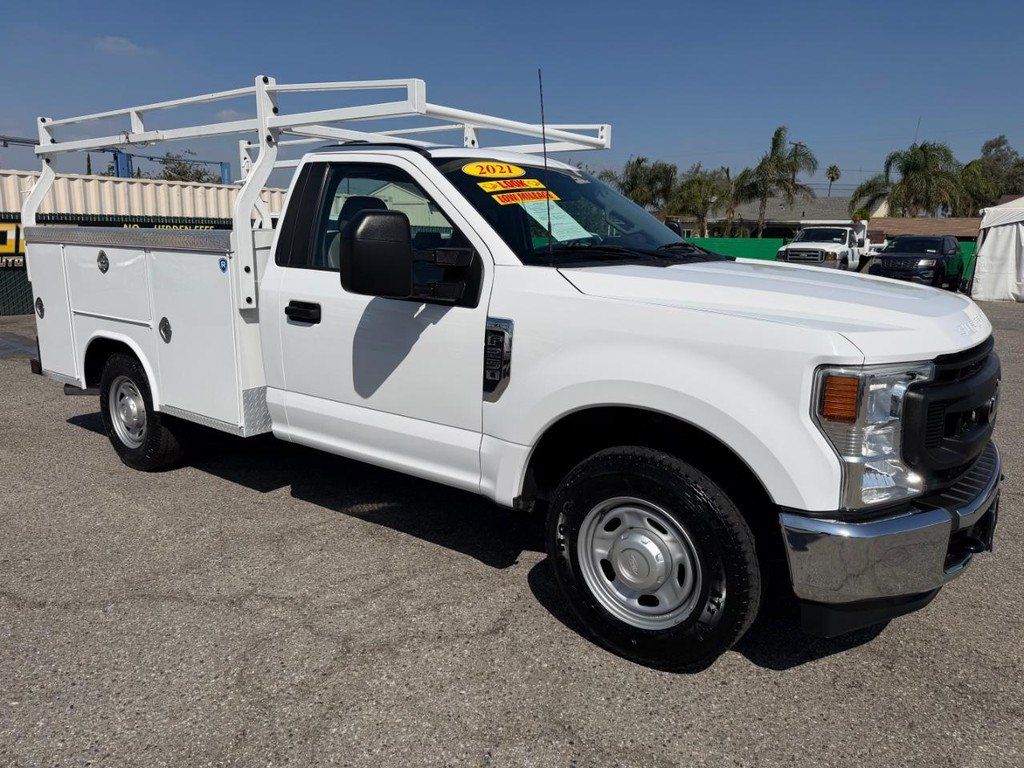 Used 2021 Ford F250 XL w/ Power Equipment Group RWD image 3