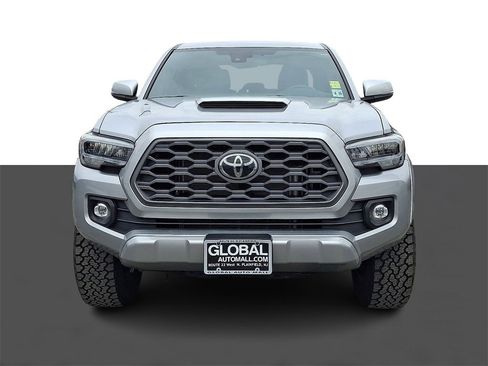 Used 2023 Toyota Tacoma TRD Sport image 2