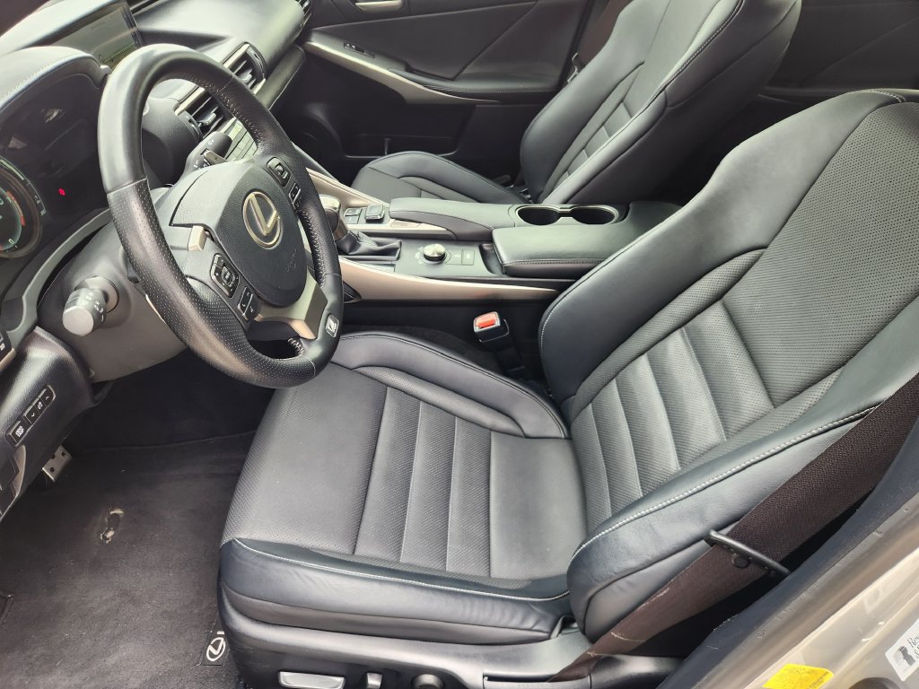 Used 2019 Lexus IS 350 F Sport w/ F Sport Package RWD image 13