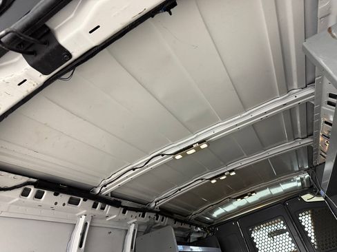 Used 2017 Chevrolet Express 2500 RWD image 77