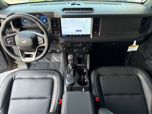 Used 2025 Ford Bronco Badlands AWD/4WD image 22