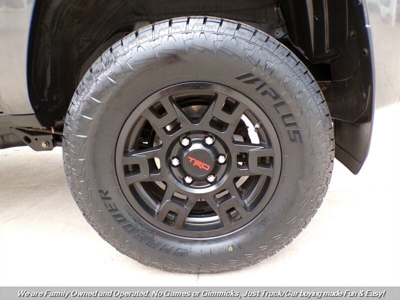 Used 2020 Toyota 4Runner SR5 AWD/4WD image 36