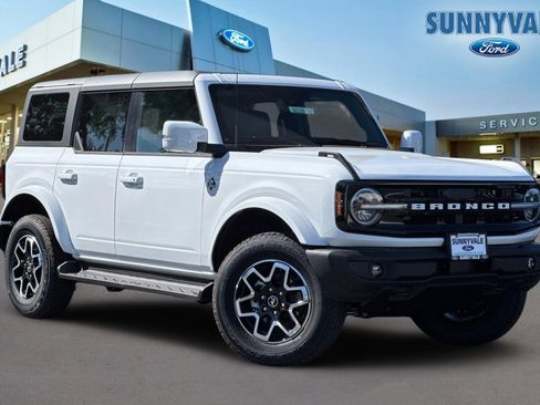 Used 2025 Ford Bronco Outer Banks image 1