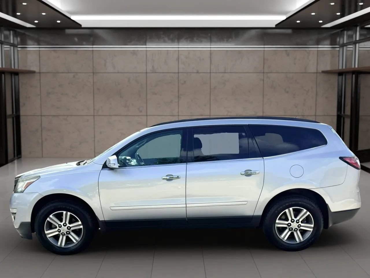 Used 2017 Chevrolet Traverse LT FWD image 6