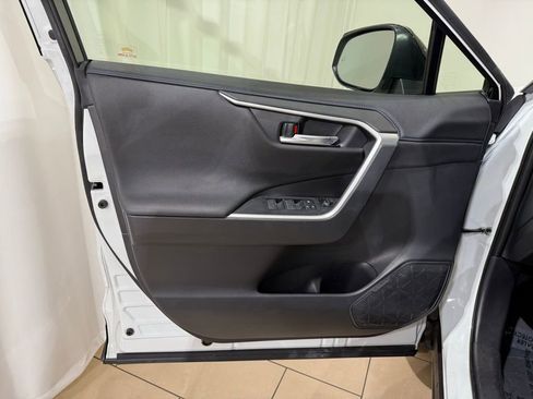 Used 2025 Toyota RAV4 XSE w/ Weather Package image 15
