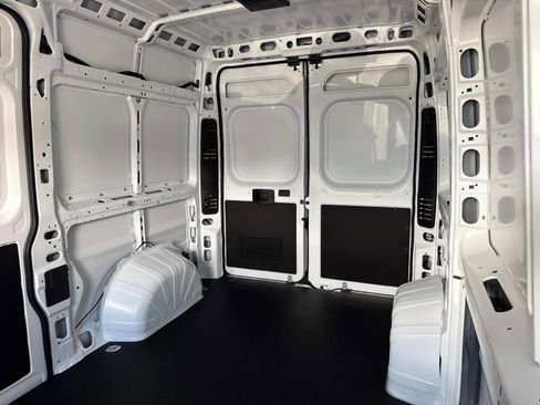 Used 2025 RAM ProMaster 2500 w/ Quick Order Package 22H SLT+ image 5