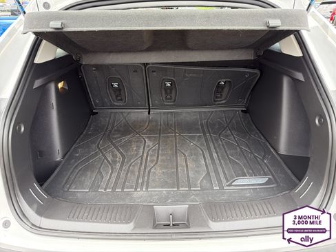Used 2025 Chevrolet Trax ACTIV w/ Sunroof Package FWD image 5
