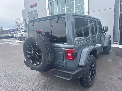 Used 2025 Jeep Wrangler Unlimited Sahara w/ Safety Group image 12