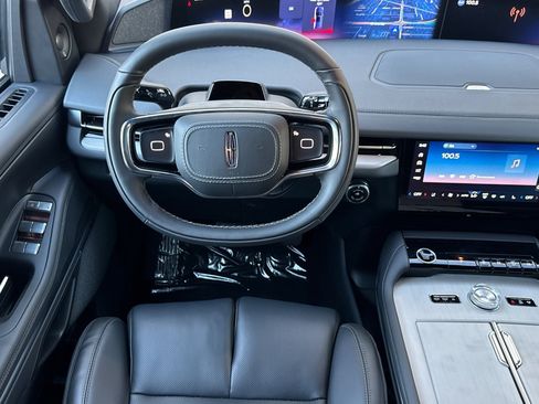 New 2025 Lincoln Navigator L Reserve w/ Jet Appearance Package image 12