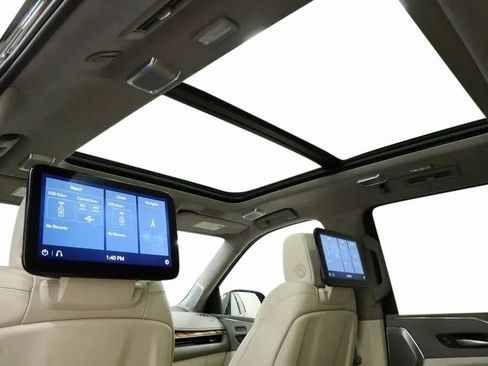 Used 2021 Cadillac Escalade Premium Luxury Platinum AWD/4WD image 19