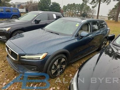 Used 2025 Volvo V60 B5 Cross Country Plus