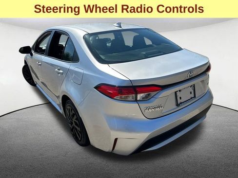 Used 2021 Toyota Corolla LE FWD image 8