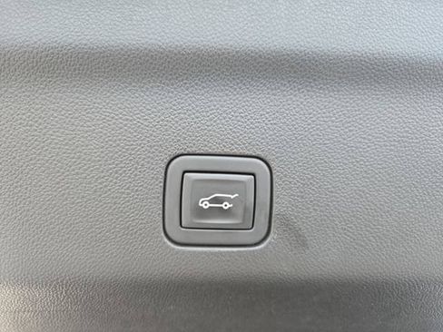 Used 2023 Cadillac Escalade Sport Platinum RWD image 38