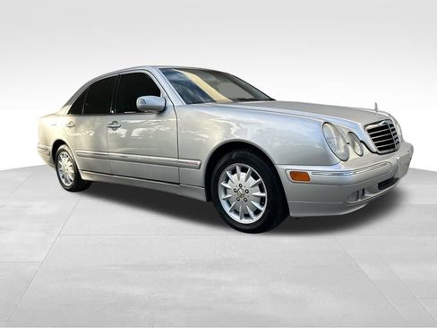Used 2000 Mercedes-Benz E 320 Sedan image 2