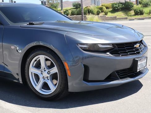 Used 2022 Chevrolet Camaro LT RWD image 8