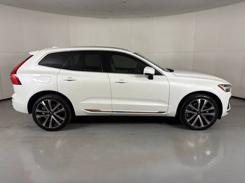 Used 2023 Volvo XC60 B5 Ultimate w/ Protection Package FWD image 9