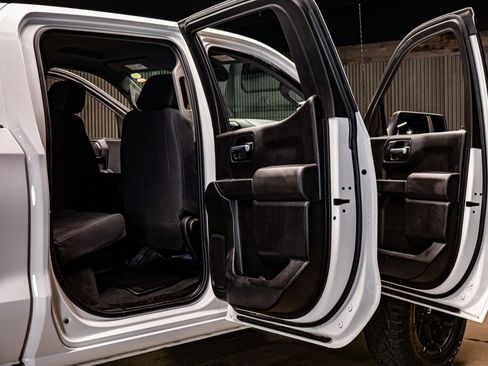 Used 2020 Chevrolet Silverado 1500 Custom Trail Boss image 26