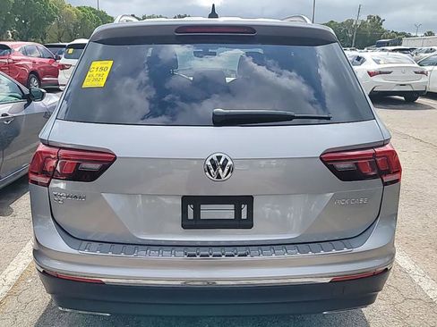 Used 2021 Volkswagen Tiguan SE FWD image 4