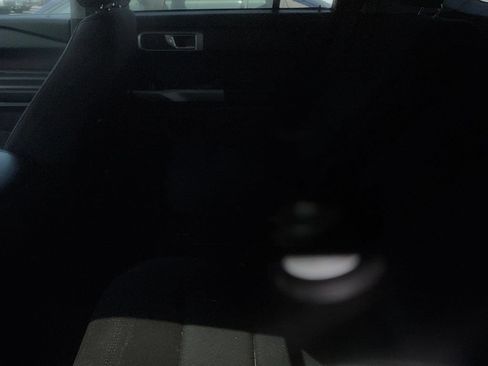 Used 2023 Ford Explorer XLT RWD image 7