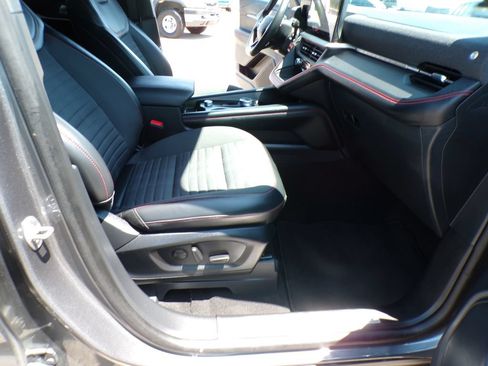Used 2025 Ford Explorer ST-Line AWD/4WD image 27