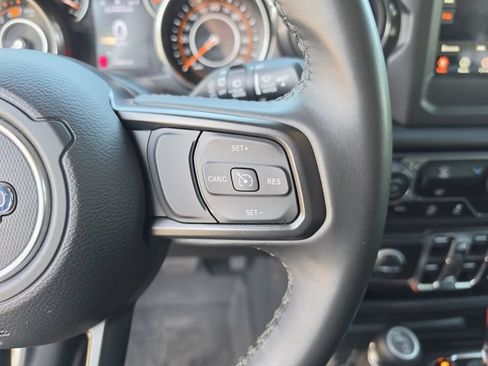 Used 2022 Jeep Wrangler Unlimited Sport AWD/4WD image 32