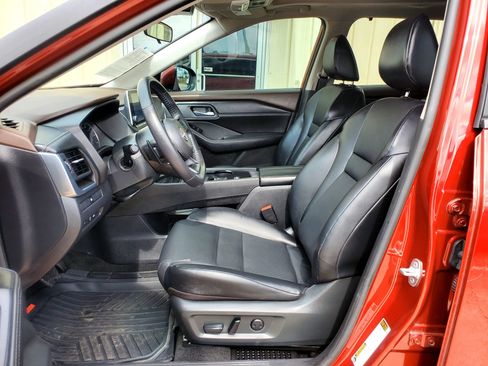Used 2023 Nissan Rogue SV w/ SV Premium B Package FWD image 29
