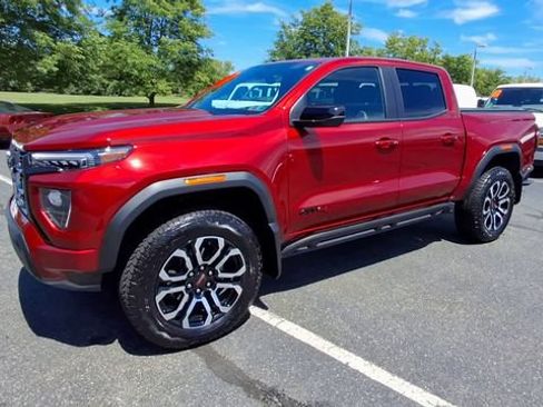 Used 2025 GMC Canyon AT4 w/ Nightfall Edition AWD/4WD image 4