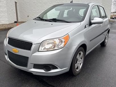 Used 2011 Chevrolet Aveo5 LT w/ LPO, Bodyside Molding Package