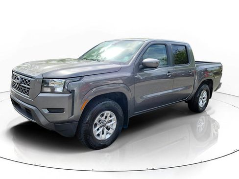 Used 2024 Nissan Frontier SV w/ Tow Package RWD image 2