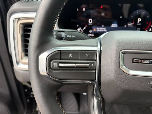 Used 2025 GMC Canyon Denali AWD/4WD image 6