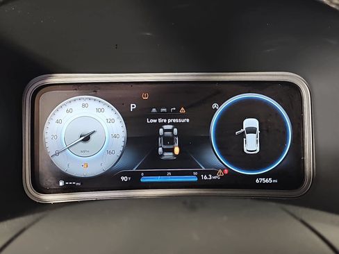 Used 2022 Hyundai Kona Limited AWD/4WD image 17
