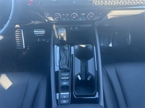 Used 2024 Honda Accord Sport image 11