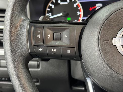 Used 2023 Nissan Rogue SV image 29