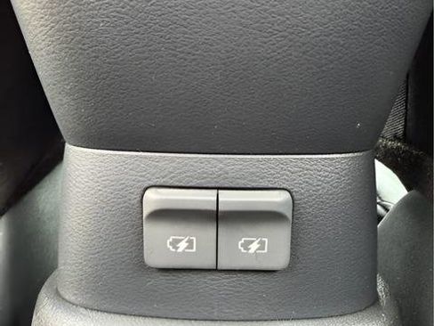 Certified 2025 Nissan Kicks Play S image 22