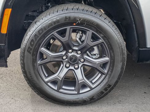 New 2026 Jeep Grand Wagoneer Limited w/ Convenience Group I image 9