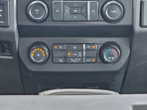 Used 2022 Ford F250 XL w/ Power Equipment Group AWD/4WD image 13