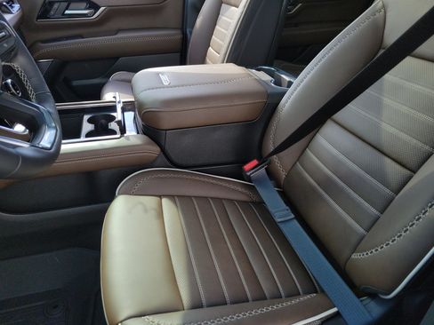 New 2026 GMC Yukon XL Denali Ultimate AWD/4WD image 23