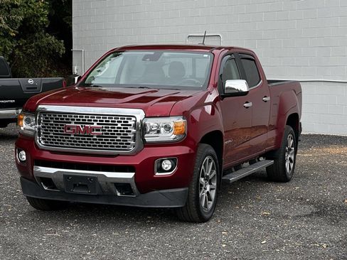 Used 2019 GMC Canyon Denali image 3