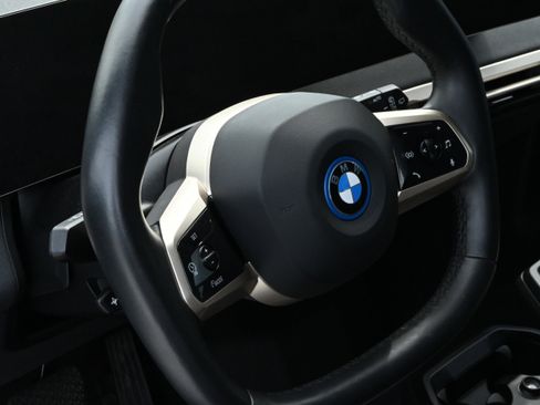 Used 2023 BMW iX xDrive50 w/ Premium Package AWD/4WD image 27
